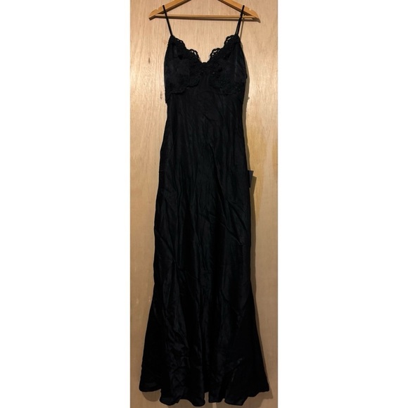 NWT Lulus Classy Beauty Black Satin Lace Mermaid Maxi Dress - Picture 4 of 11
